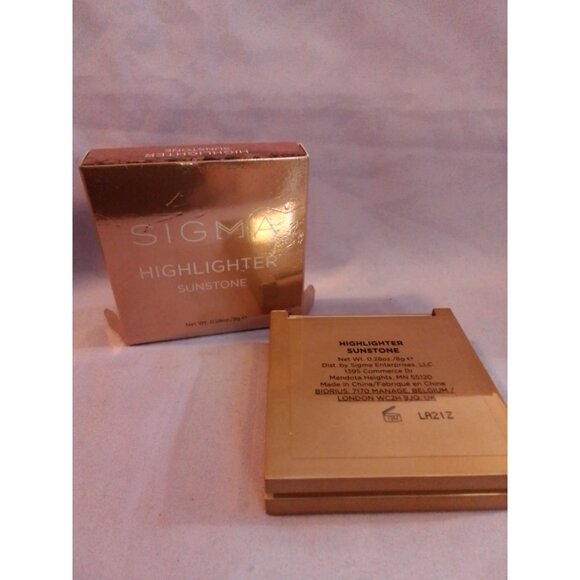 Sigma Beauty Highlighter Sunstone Shade 0.28 oz / 8g - Picture 3 of 3